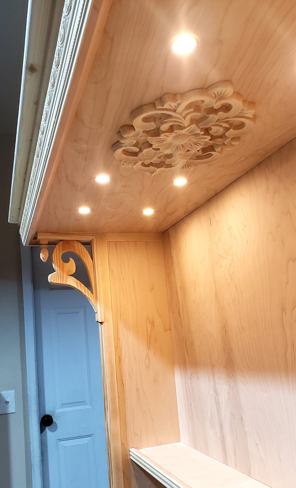 Vertical Space-Saver Mandir gallery image 9